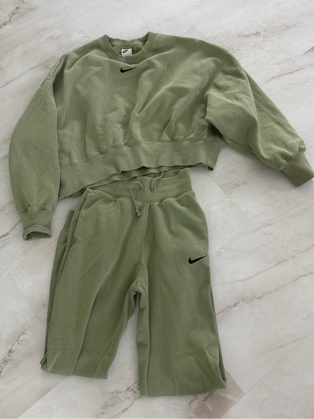 Nike Women Olive Green Sweatshirt and Drawstring Shorts Set